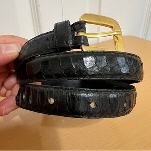 Vtg Women’s Genuine Snakeskin Black Leather Skinny Belt Gold Buckle Size S/M